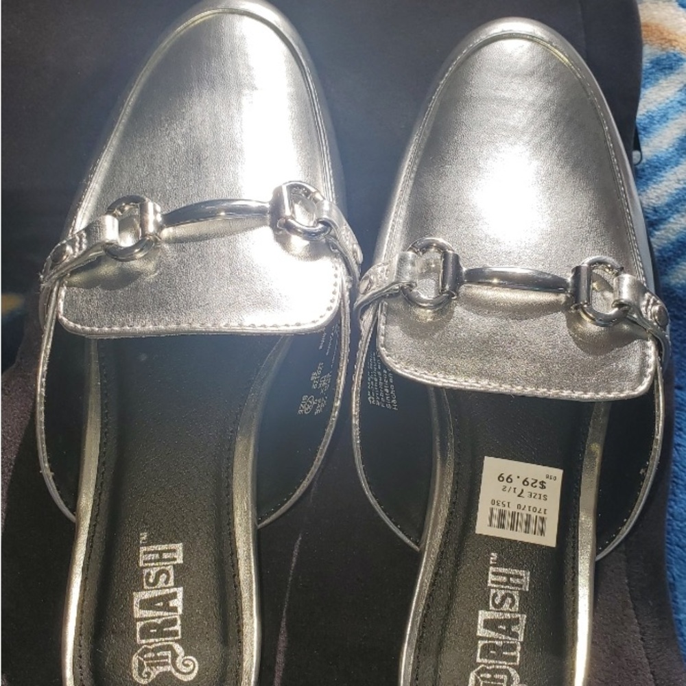 Brand New; Shiny Silver;